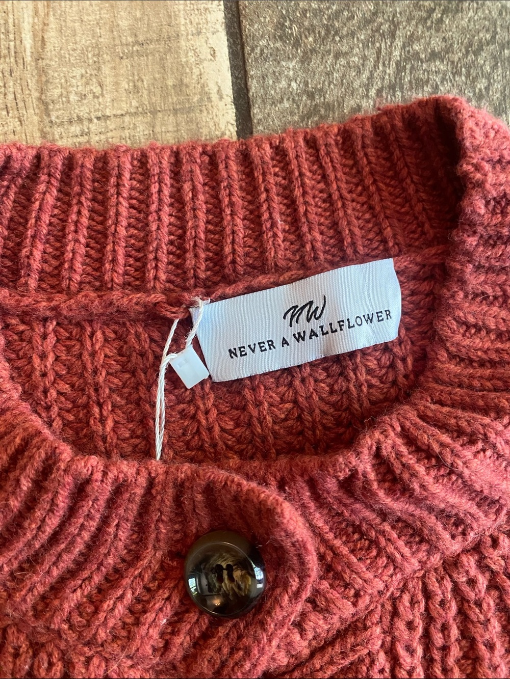 Never a wallflower Women’s rust Red Embroidered Button-Front Sweater 🆕 - Picture 3 of 11